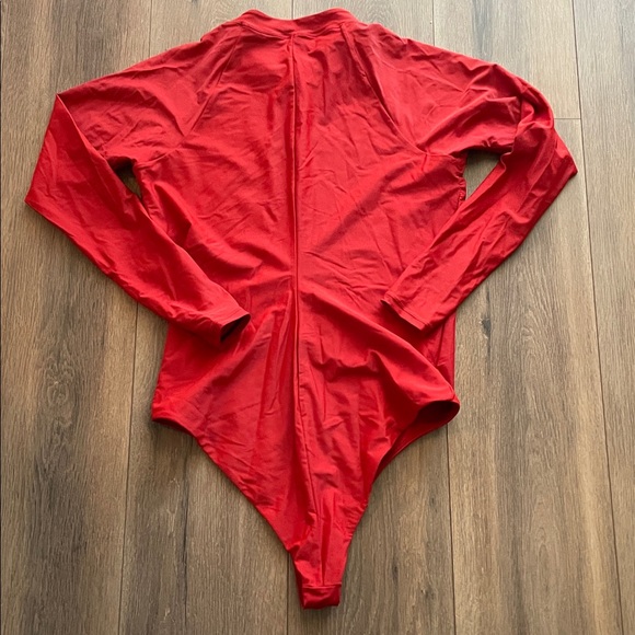 ABYSSE Bo Long Sleeve Surfsuit - Lava - Picture 8 of 8